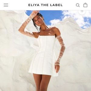 Little white dress, size M but fits like a Small. WEDDING BRIDAL